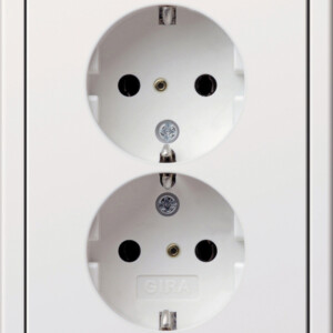 GIRA 2-G Schuko Sock  + Fr  Gira F100 P White