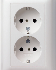 GIRA 2-G Schuko Sock  Sp + Cov Unit System 55 P White
