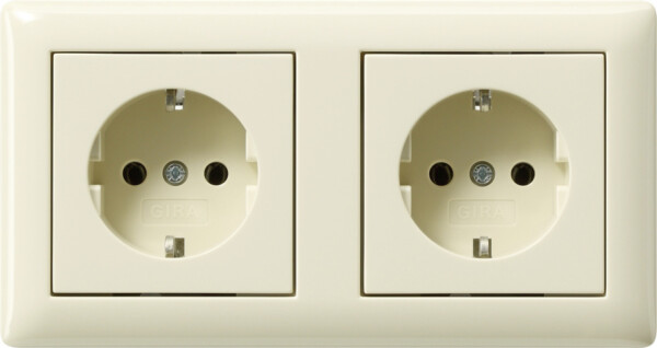 GIRA Schuko 2-G Pre-W  + Fr  Standard 55 Cr White